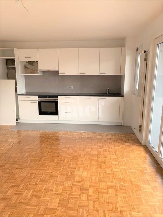 Appartement avec cuisine moderne et équipée 1