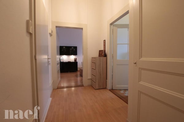 A deux pas de la Gare de Neuchâtel, 2