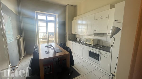 A deux pas de la Gare de Neuchâtel, 4