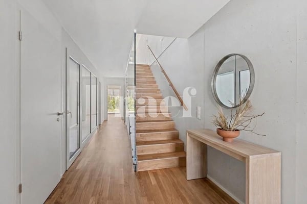 Le charme dune maison de ville, le confort dun bien contemporain. 10