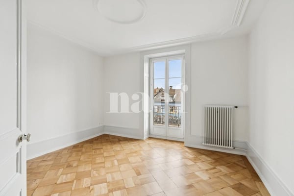 très grand appartement de 3.5 pièces proche du centre 7