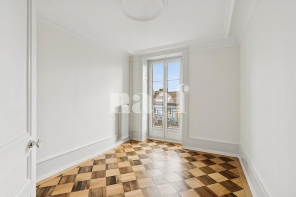 très grand appartement de 3.5 pièces proche du centre 8