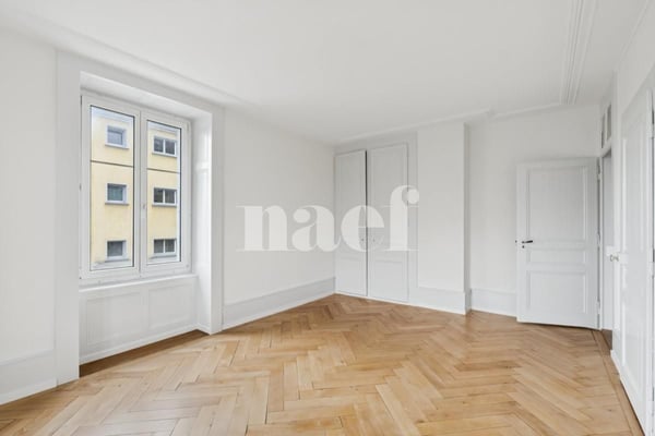 très grand appartement de 3.5 pièces proche du centre 10