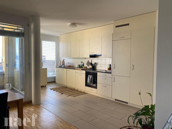 Magnifique appartement situé à deux pas de la gare et à quelques minutes du centre ville. 3