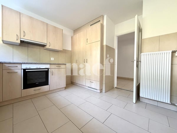 Bel appartement de 4 pièces avec vue dégagée et balcon 2