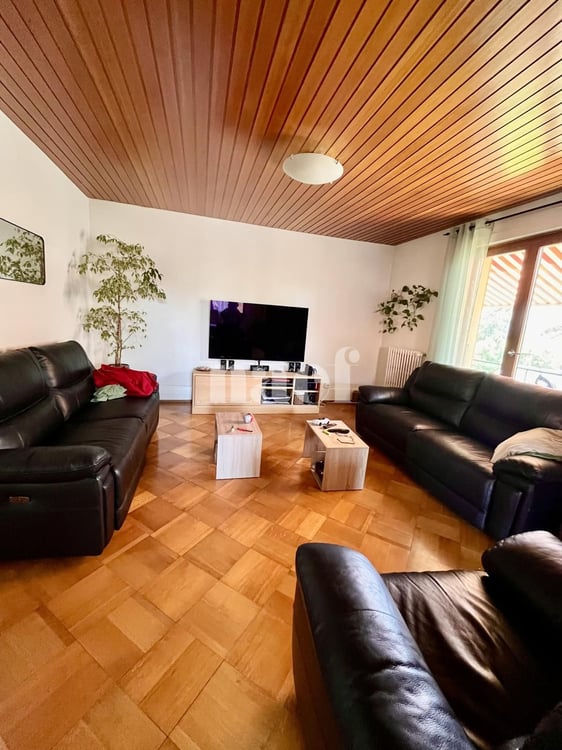 Grand appartement 4.5 pièces idéalement situé 4