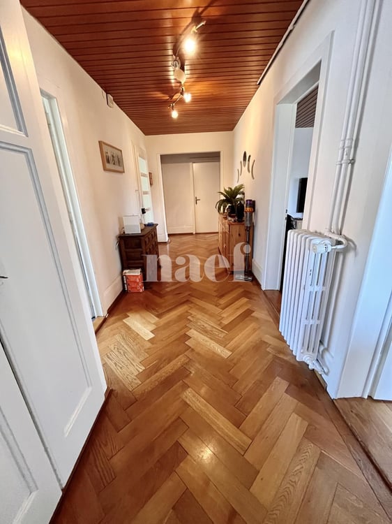 Grand appartement 4.5 pièces idéalement situé 2
