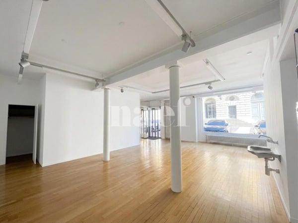 Surface Commerciale de 58 m² au Centre-Ville de Neuchâtel  Emplacement de Premier Choix ! 3