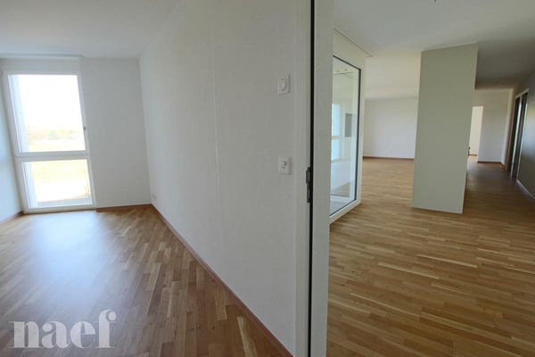 Bel appartement situé dans un complexe construit en 2013. 6