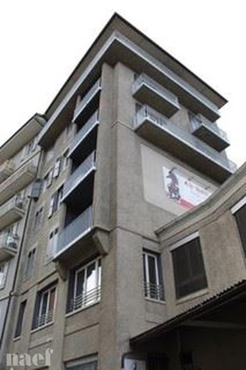 Au centre ville de Neuchâtel, dans un quartier vivant, 1