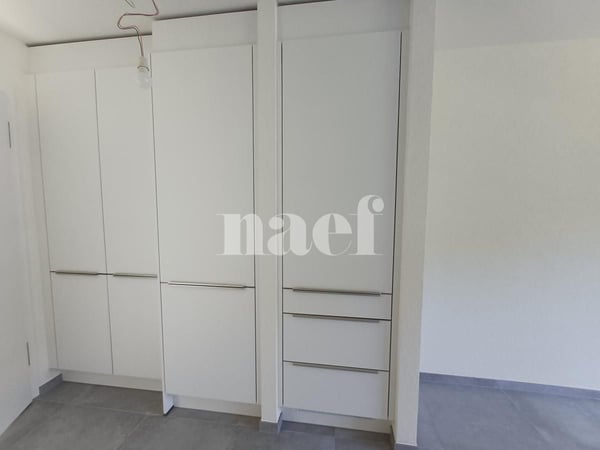 Studio rénové idéalement situé 6