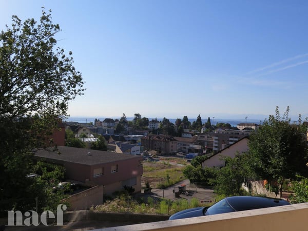 Bel appartement avec terrasse 8