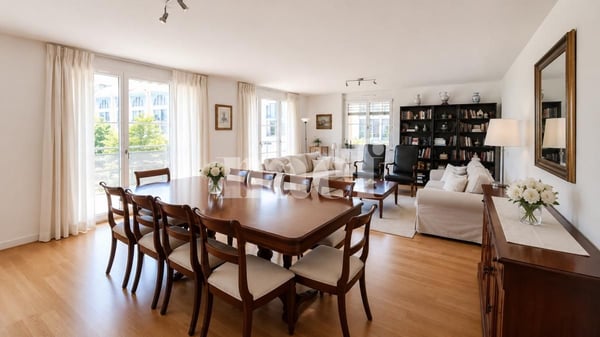 Spacieux appartement de 5.5 pièces d'env. 157 m2 au 2ème étage avec balcon 3
