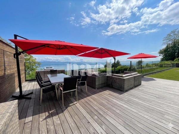 Propriété d'exception de 8 pièces avec vue panoramique sur le lac et piscine chauffée 3