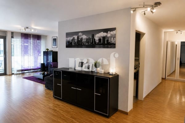 Bel appartement de 4.5 pièces au 1er étage avec balcon d'env. 116.8m2 3