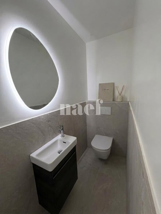 Spacieux duplex entièrement rénové de 6 pièces au 1er étage avec balcon 11