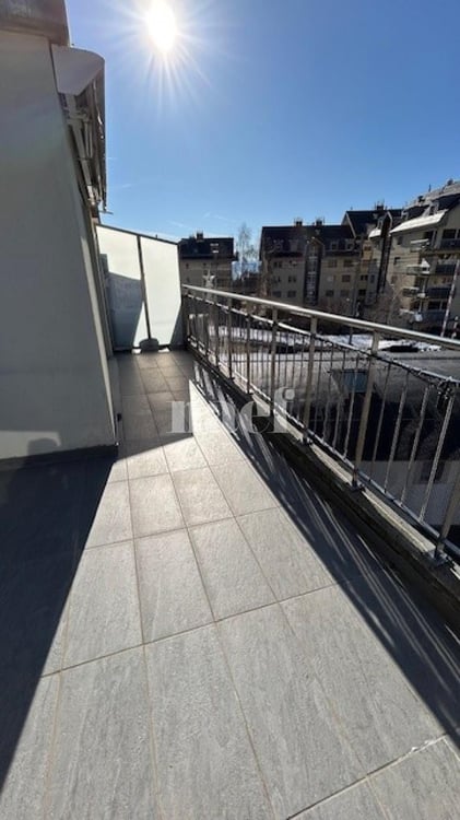 Bel appartement de 3 pièces au 2ème étage avec grand balcon 2