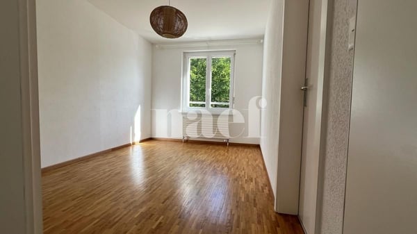 Bel appartement de 3 pièces au 2ème étage avec grand balcon 6