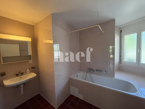 Appartement de 2.5 pièces au 1er étage avec terrasse et jardin 8