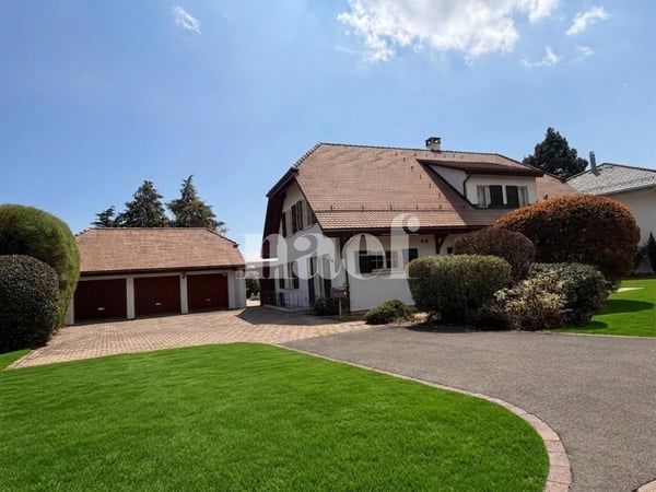 Belle villa individuelle et familiale partiellement rénovée, de 6 pièces avec jardin et piscine 13
