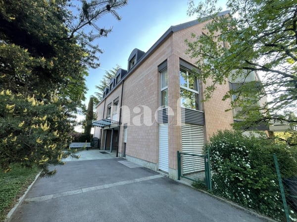 Grand local/dépôt chauffé au sous-sol avec kitchenette et wc 4