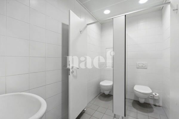 Précossy - Etage complet d'env. 838m2 au 1er étage divisée en plusieurs bureau 10