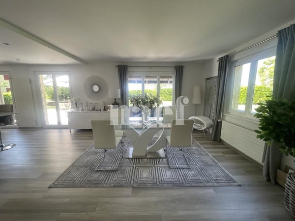 Belle villa individuelle entièrement rénovée de 5.5 pièces avec grand jardin 5