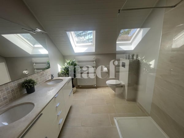 Belle villa individuelle entièrement rénovée de 5.5 pièces avec grand jardin 11