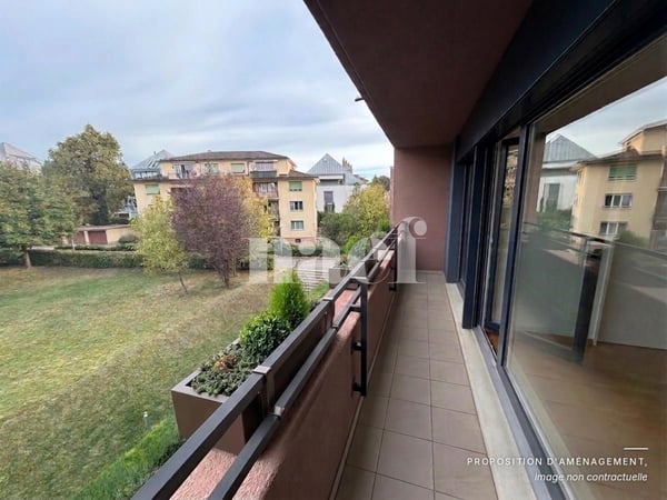 Bel appartement de 3 pièces au 3ème d'env. 76m2 avec balcon et magnifique vue lac 8