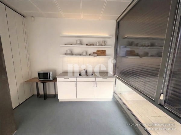 Belle arcade d'env. 516 m2 au rez-de-chaussée avec jardin et dépot d'env. 35m2 9