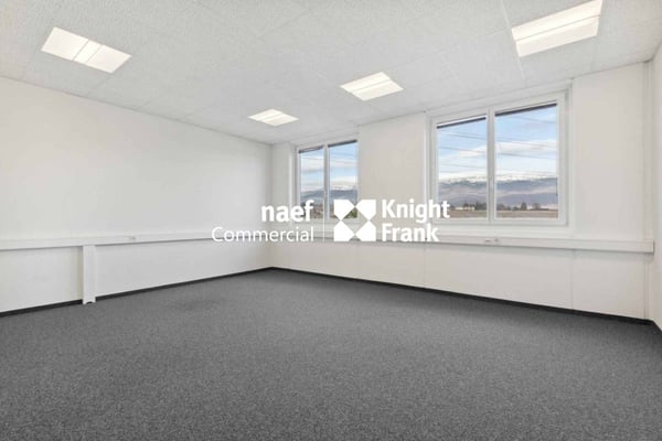 Surface de 377 m² en zone industrielle …