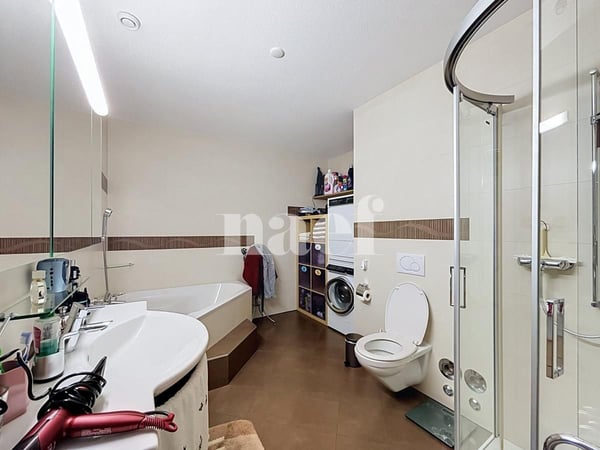 Spacieux logement dans résidence avec piscine 12