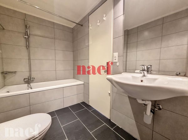 Bel appartement de 2.5 pièces au 3ème étage 9