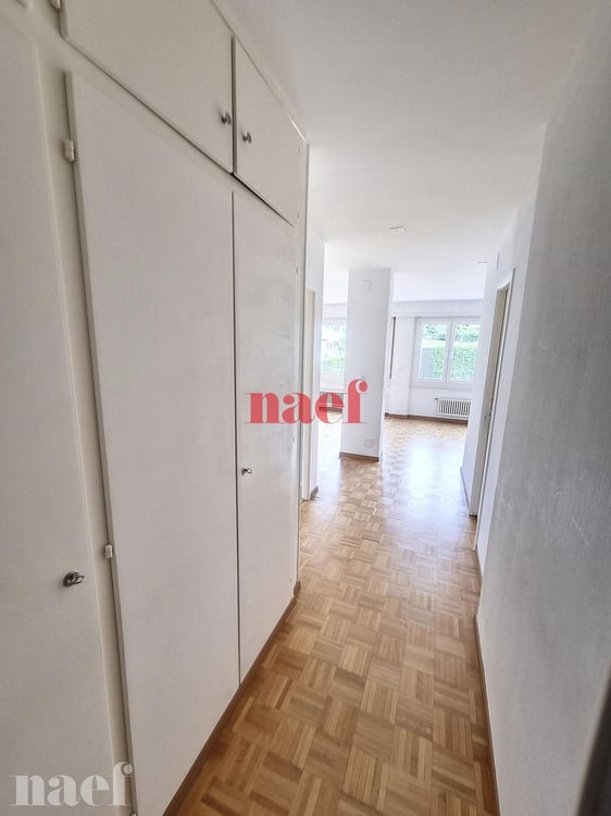 Bel appartement de 2.5 pièces au 3ème étage 6