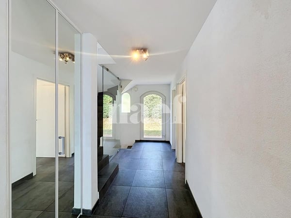 Magnifique villa familiale avec jardin, terrasses et garage double 7