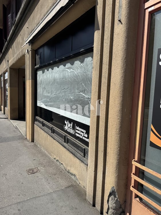 Arcade commerciale de 19 m² à louer  Rue de la Borde 5