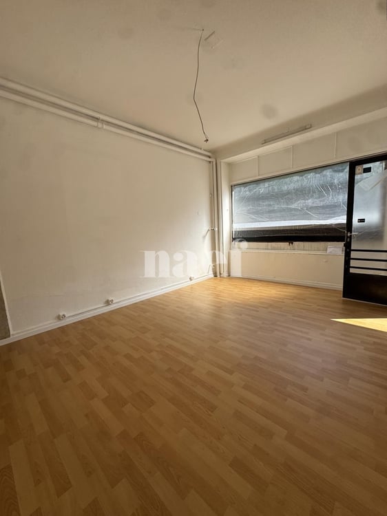 Arcade commerciale de 19 m² à louer  Rue de la Borde 3