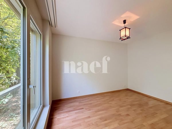 Spacieux logement dans résidence avec piscine 9