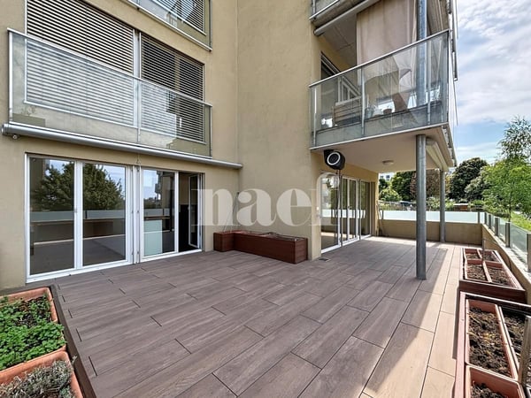 Spacieux logement dans résidence avec piscine 12