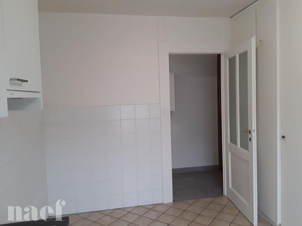 Appartement de 4 pièces situé proche de l'ONU 7