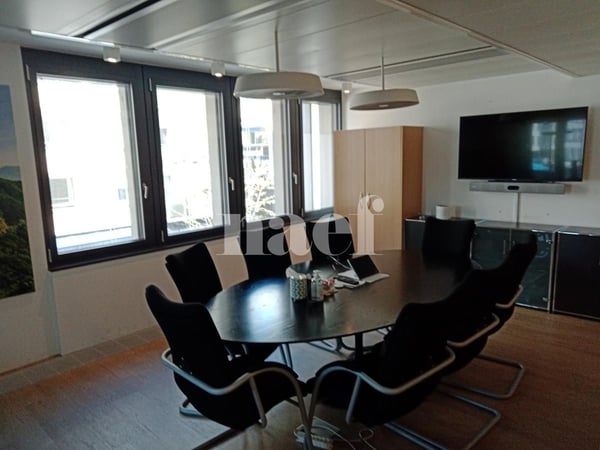 Très beau bureau au 1er étage avec terrasse 4