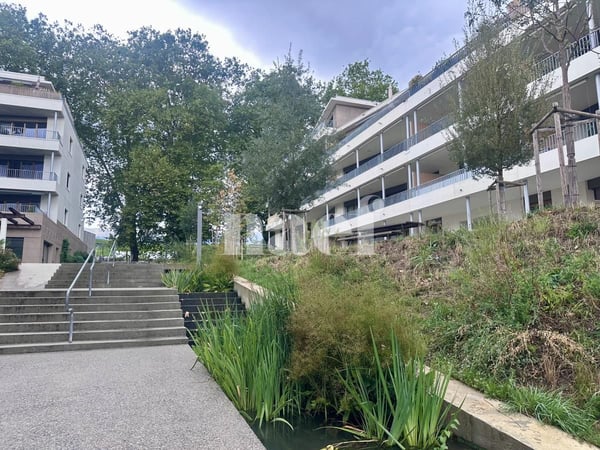 Bel appartement avec grand balcon - au coeur de Satigny