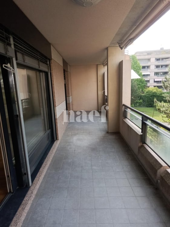 Appartement 3 pièces avec grand balcon à Carouge 11
