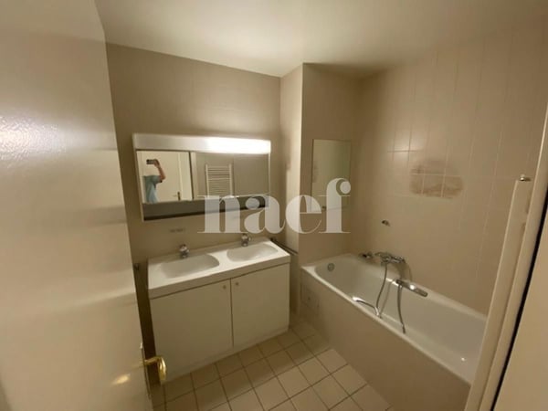 Appartement 3 pièces avec grand balcon à Carouge 8