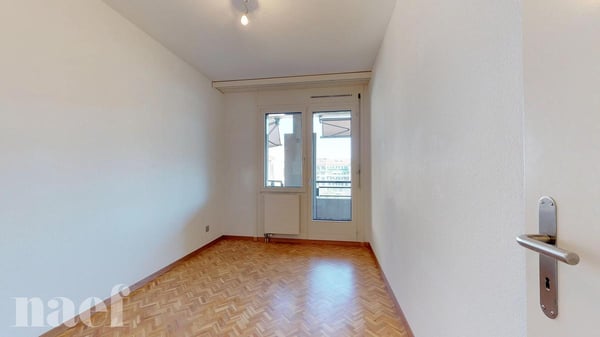 Beau duplex à Carouge situé à la Rue des Caroubiers 15 10