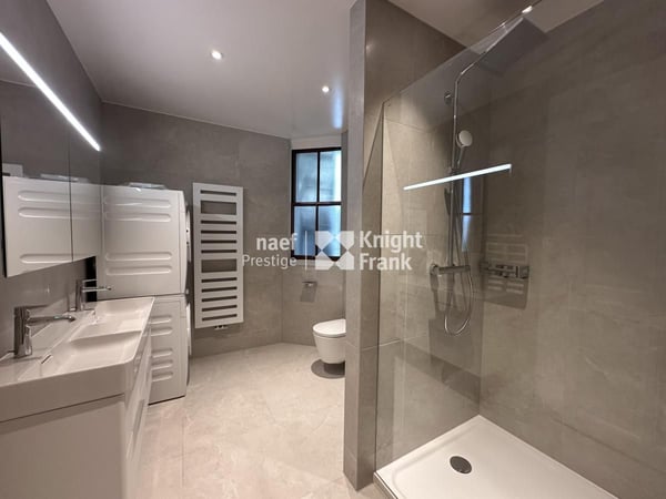 Appartement de charme - entièrement rénové - dans l'hypercentre avec vue jet d'eau 8