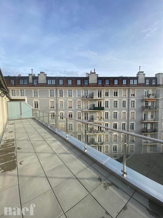 Attique traversant de 6 pièces à deux pas du lac 1