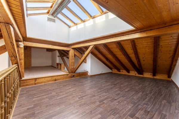 COUP DE COEUR ! EMPLACEMENT PARFAIT EN VILLE ! 4