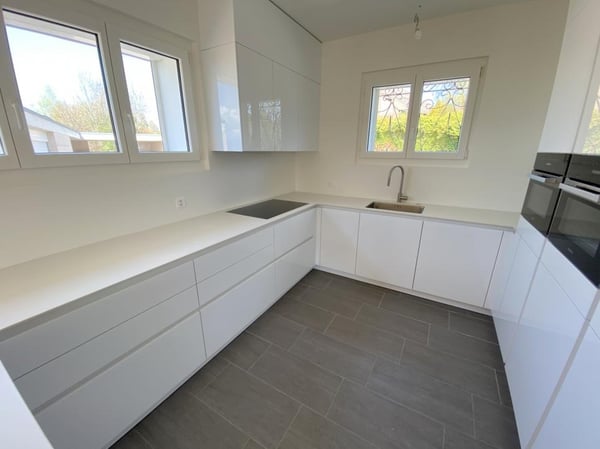 MAGNIFIQUE PROPRIETE PROCHE DE LAUSANNE 9