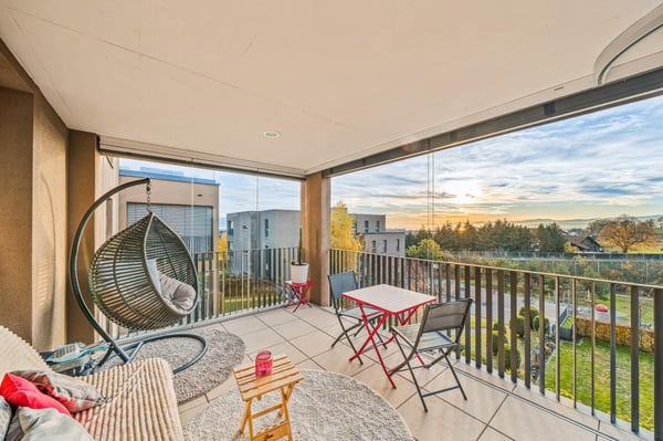 Charmant 1.5 pièces lumineux avec superbe vue ! 2